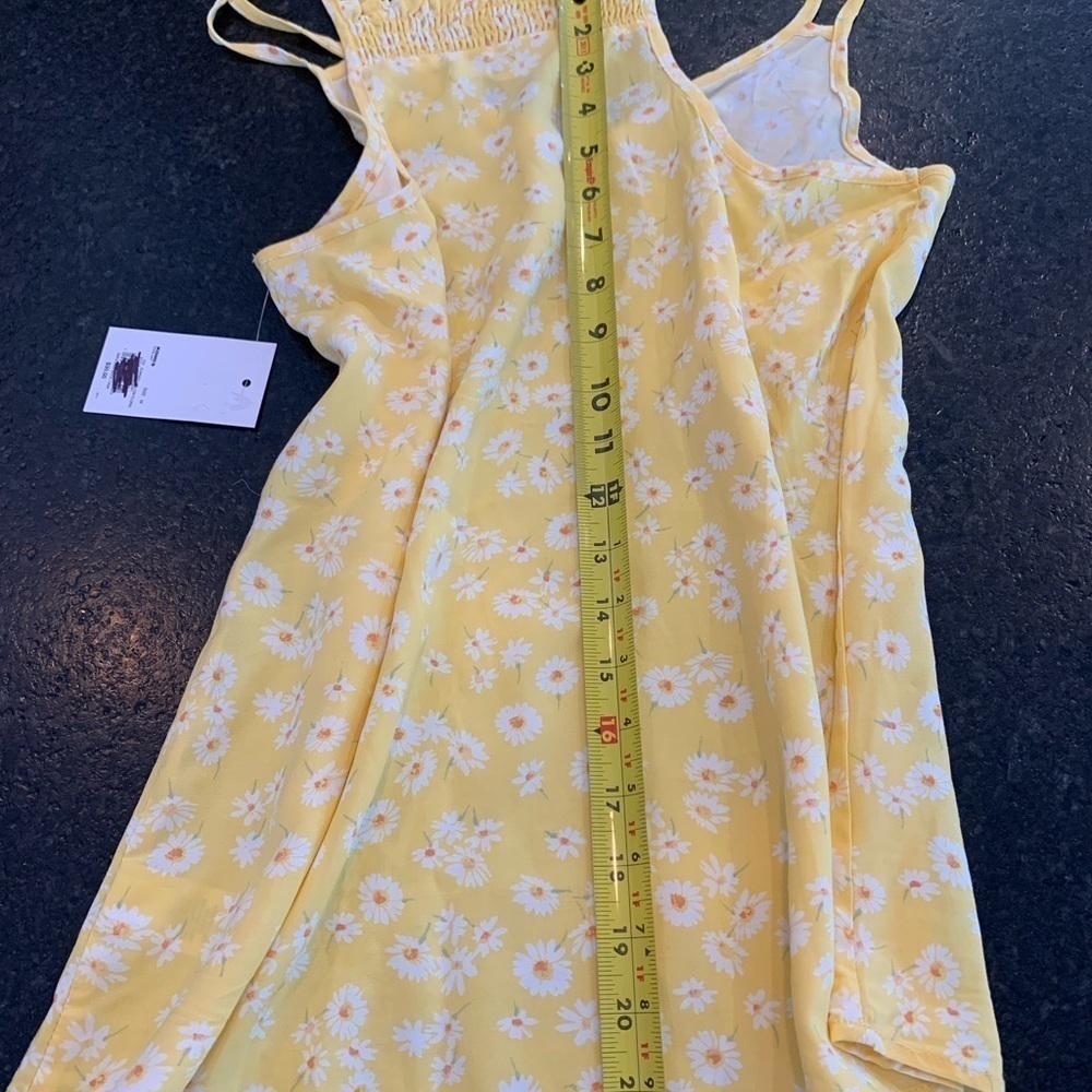 Sweet daisy’s on yellow tank top NWT Light super soft spaghetti strap summer fun